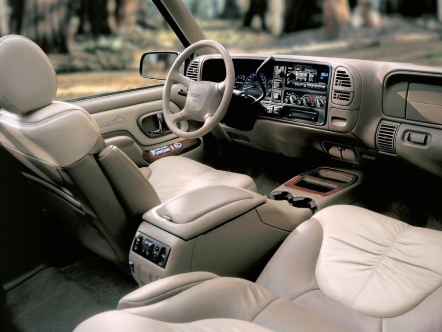  GMC Yukon Denali 1999 года  (фото 2 из 5)